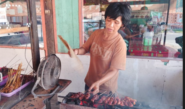 Menikmati Sate Sapi Pak Heru Purworejo yang Legendaris