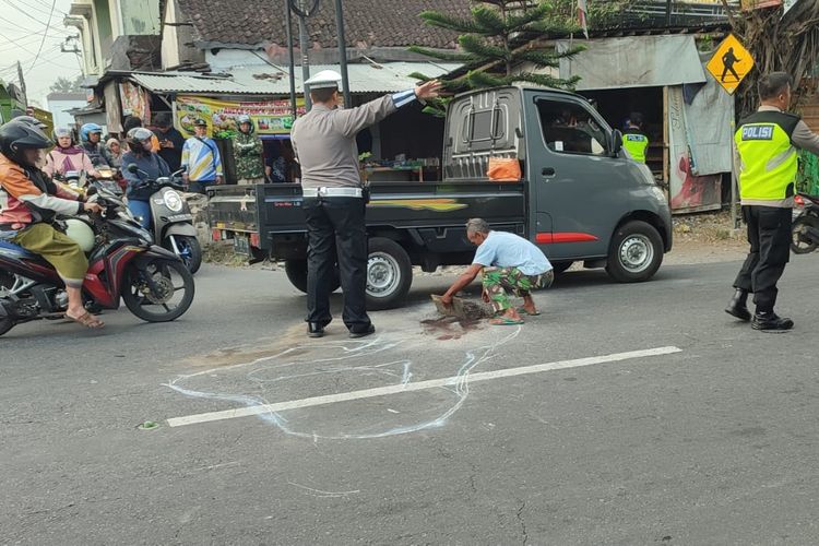 Gagal Menyalip di Jalan Magelang-Purworejo, Pemotor Tewas Terlindas Truk Tronton